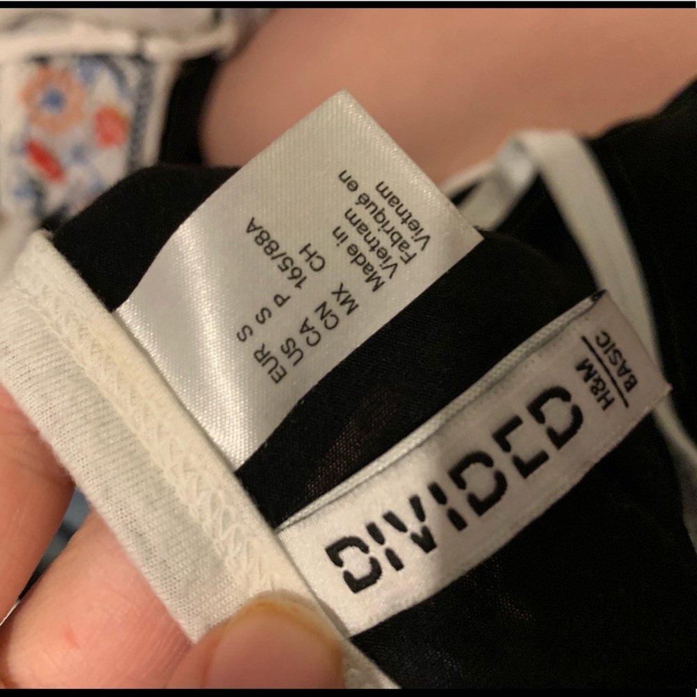 Cropped T-shirt - Picture 2 of 2